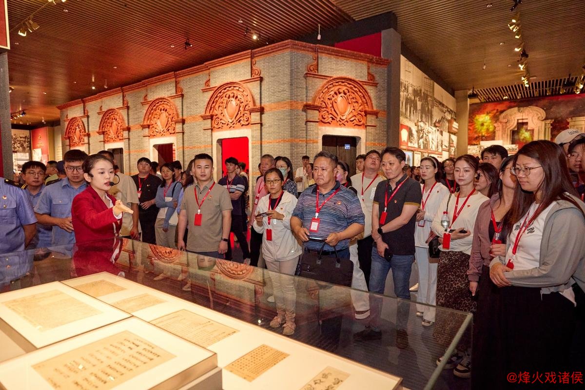 无需预约!中国共产党历史展览馆喜迎新年首批参观者 无需预约!中国共产党历史展览馆喜迎新年首批参观者