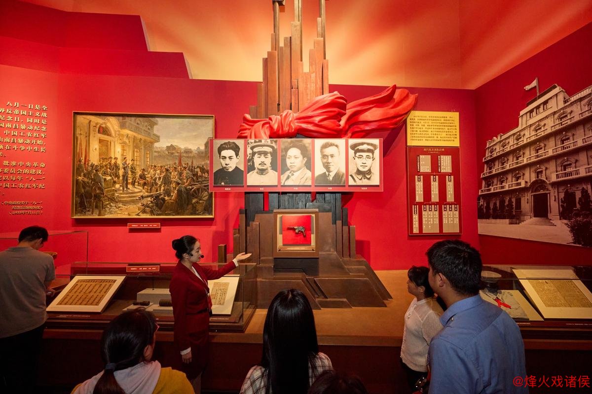 无需预约!中国共产党历史展览馆喜迎新年首批参观者 无需预约!中国共产党历史展览馆喜迎新年首批参观者