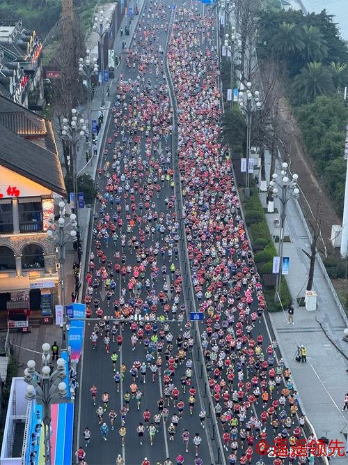 不止于速度，一场马拉松看见重庆“温度”